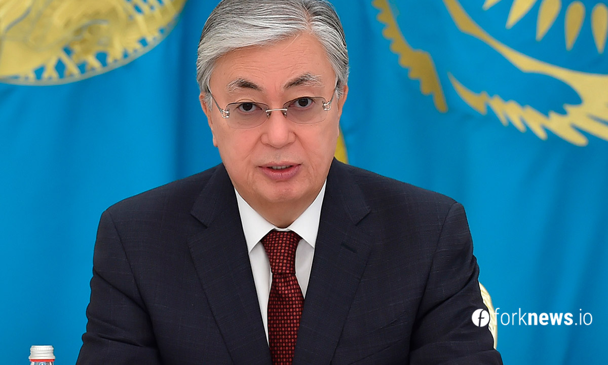 Президент Казахстана требует "урегулировать майнинг" в стране